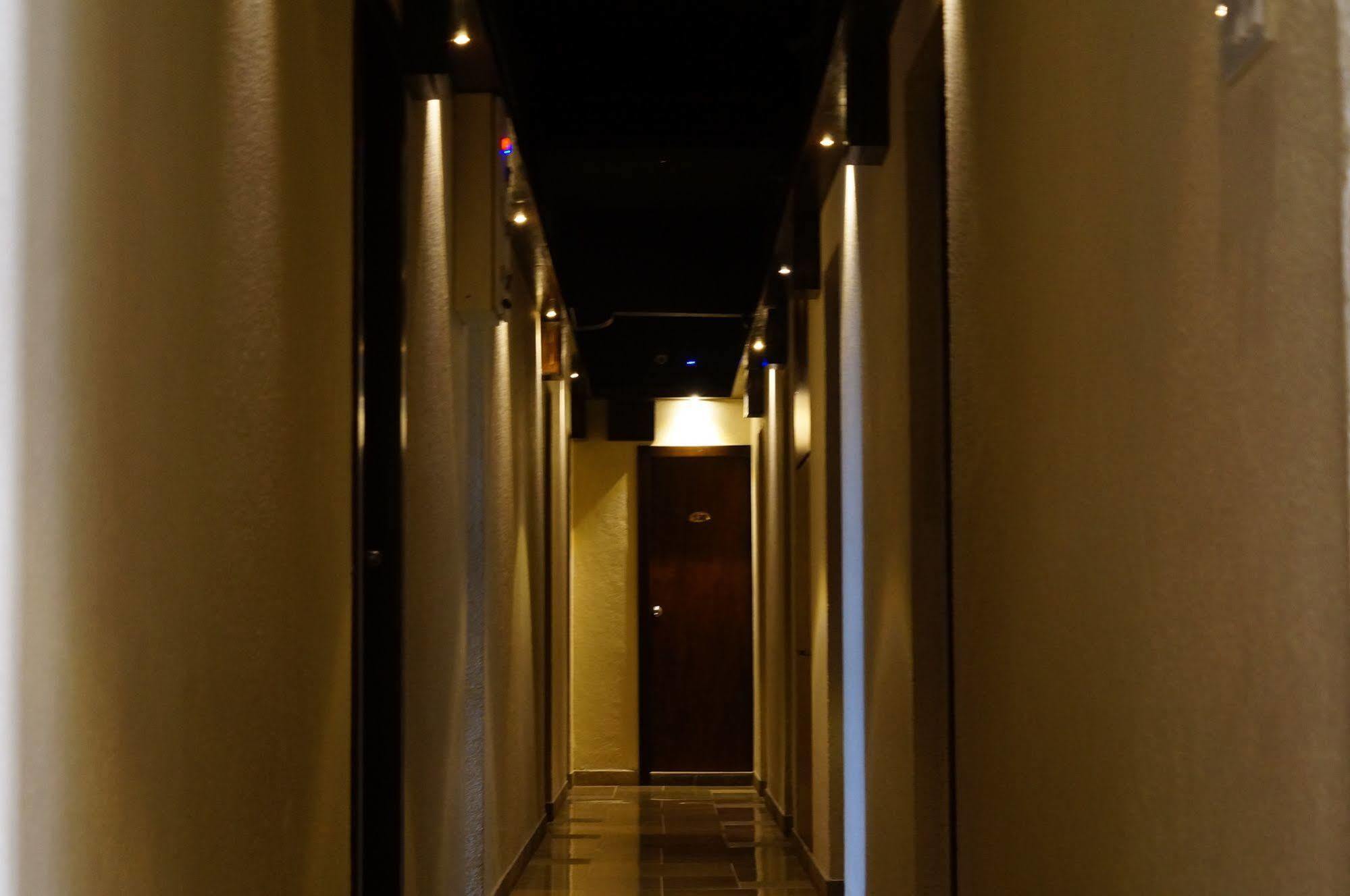 Hotel Kumkum Mumbai Exterior foto